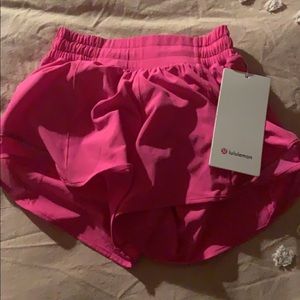 NWT Lululemon sonic pink hotty hot LR 4”